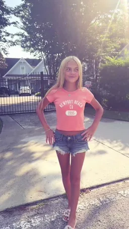 Britain Lee on Coverstar, video from Jul 20: I love the beachhhh🩷