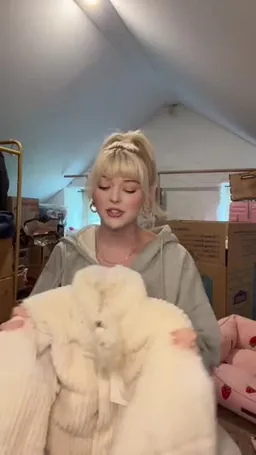 Loren Gray on Coverstar, video from Jun 4: excited for a new chapter <33 can’t fit everything into one vid so ask me anything!