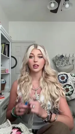 Loren Gray on Coverstar, video from May 26: stay healthy and happy my queens <3