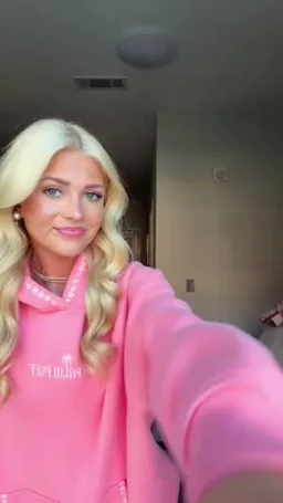 Pink Palm Puff on Coverstar, video from Aug 24: who else is obsessed with coral chase the sun?!?