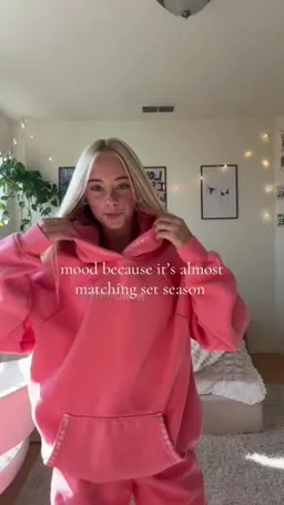 Pink Palm Puff on Coverstar, video from Aug 19: comment 🪸if you’re excited for #CHASETHESUNCORAL!!!