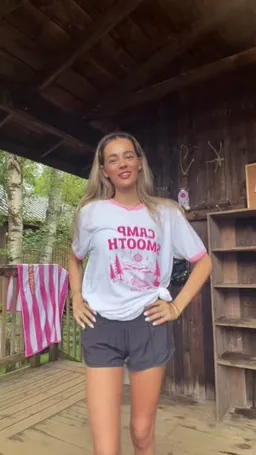 Preppyclaws on Coverstar, video from Sep 4: who’s dat in the backkk 👀💗🌲