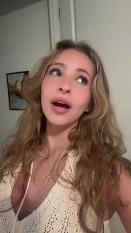 ReflectMe on Coverstar, video from May 12: Who’s excited for SUMMER💗
